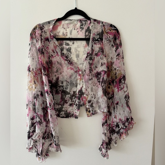 Tops - Millau boho chic bell sleeve top 100% silk